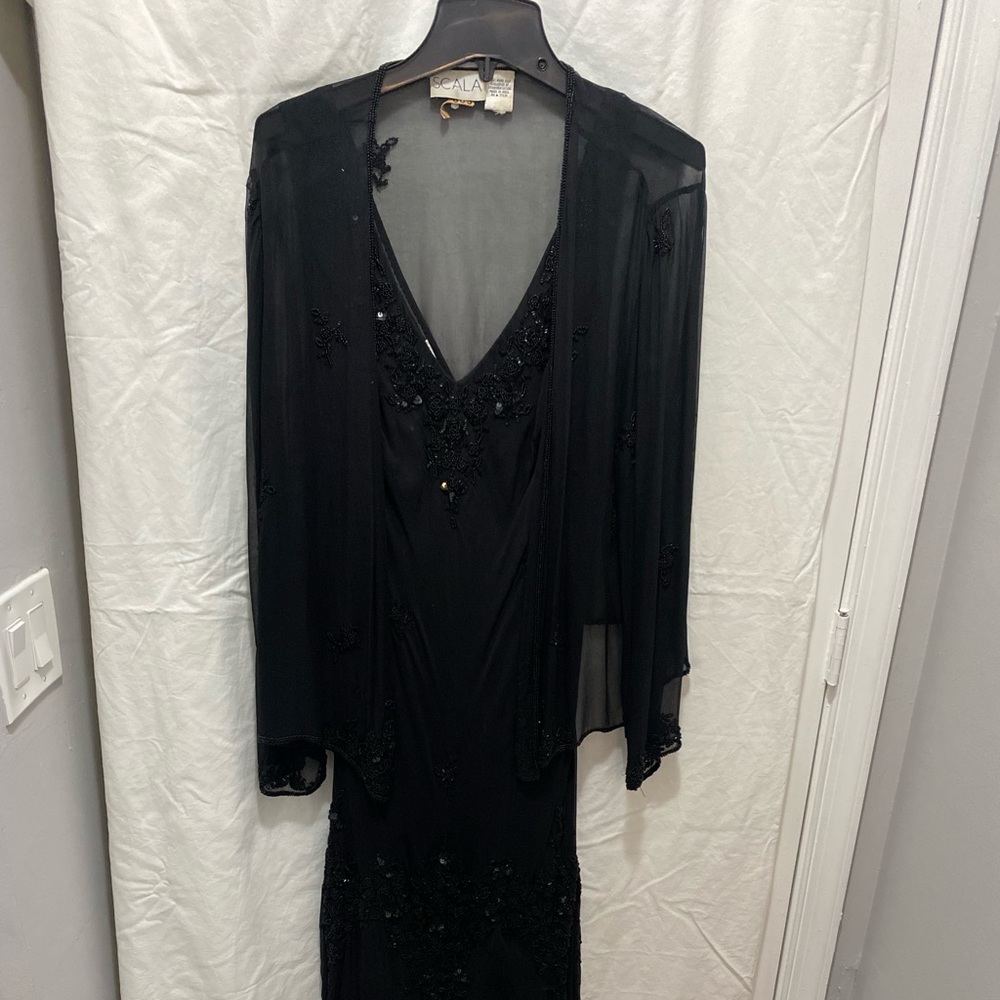 LA SCALA Plus size 2 pc beaded silk tea length evening dress.